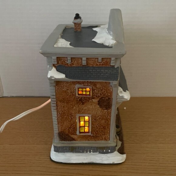 Vtg Home for the Holidays General Store Light-Up Ceramic Christmas Village Shop - Picture 3 of 10